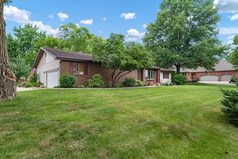 1800 Jana Ln, Morris, IL 60450