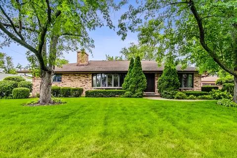 3612 Linneman St, Glenview, IL 60025