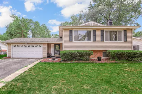 18854 Queens Rd, Homewood, IL 60430
