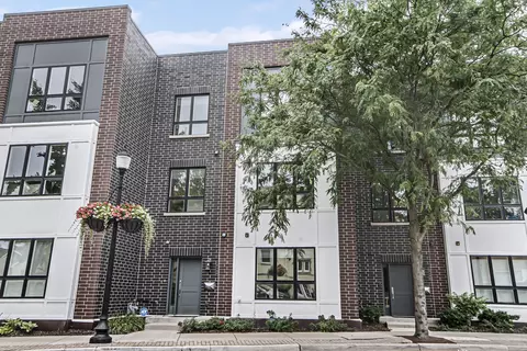 8146 Lincoln Ave, Skokie, IL 60077