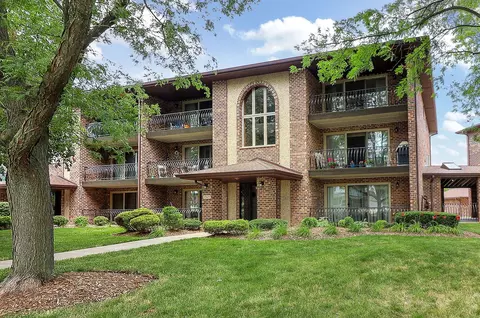 7525 Sheridan Dr #3F, Willowbrook, IL 60527