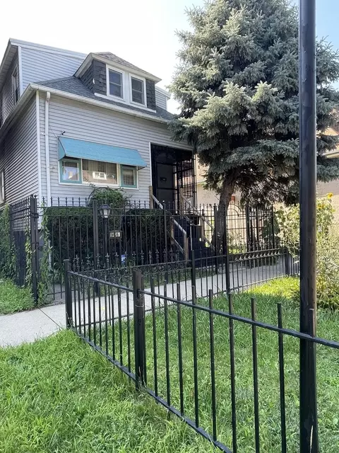 8406 S Kingston Ave, Chicago, IL 60617