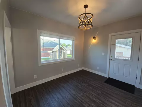 515 W Wall St, Morrison, IL 61270 photo 5