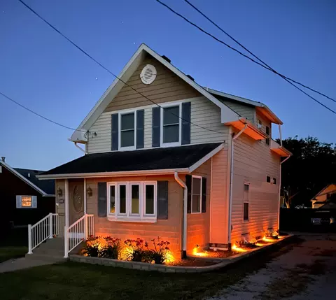 515 W Wall St, Morrison, IL 61270 photo 2