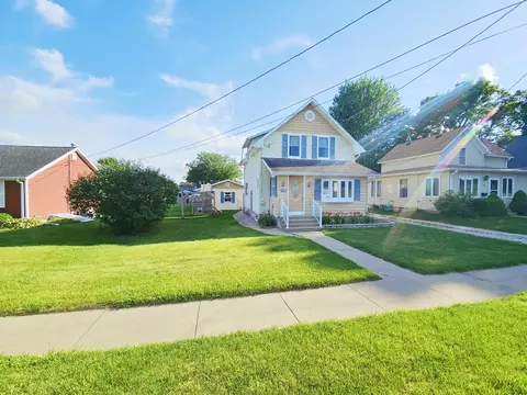515 W Wall St, Morrison, IL 61270 photo 3