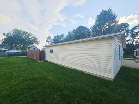 515 W Wall St, Morrison, IL 61270 photo 25