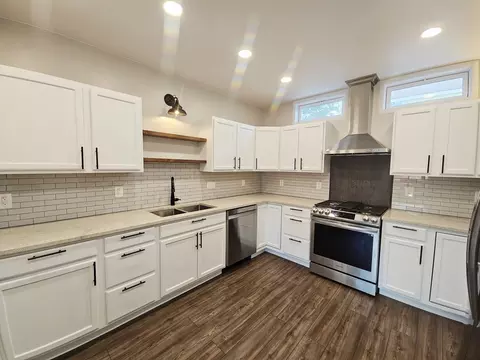 515 W Wall St, Morrison, IL 61270 photo 8