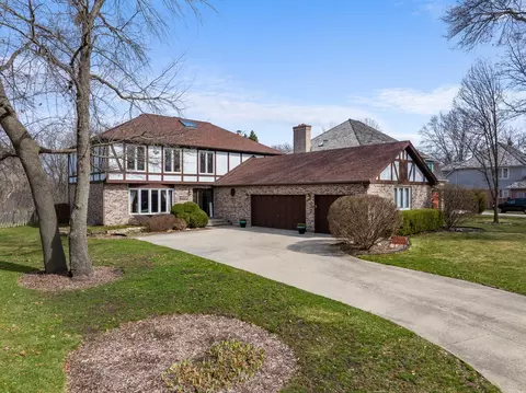 4032 Kenwood Ave, Gurnee, IL 60031