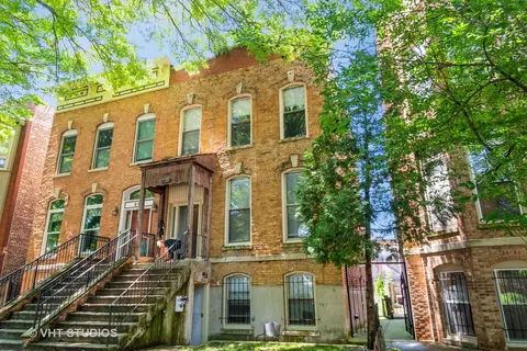 902 S Bishop St, Chicago, IL 60607