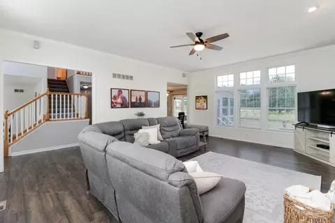 402 Whispering Pines Cc Ln, Normal, IL 61761 photo 8