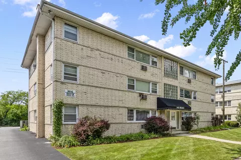 342 Beach Ave #1B, La Grange Park, IL 60526