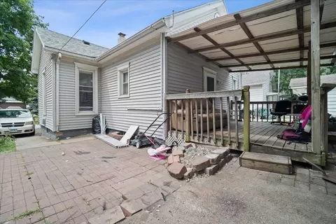 Exterior - 710 E Olive St, Bloomington, IL 61701 photo 2 of 2