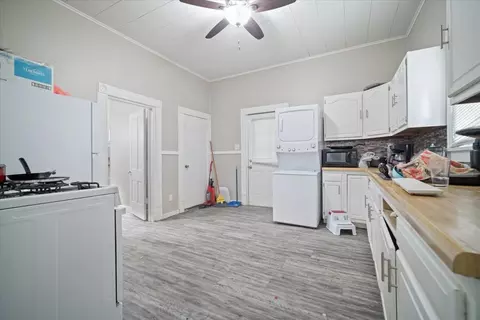 Entry Way - 710 E Olive St, Bloomington, IL 61701 photo 1 of 1