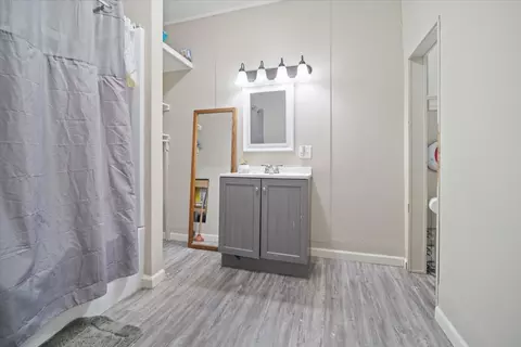 Bath - 710 E Olive St, Bloomington, IL 61701 photo 1 of 1