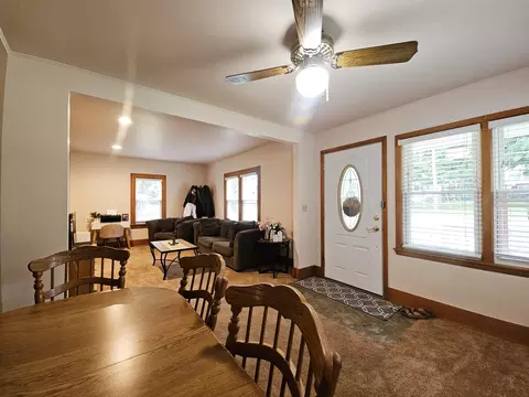 104 Maple Ave, Morrison, IL 61270 photo 9