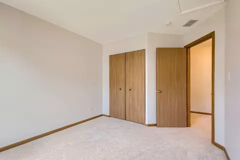 Bedroom - 4548 Opal Dr, Hoffman Estates, IL 60192 photo 8 of 12