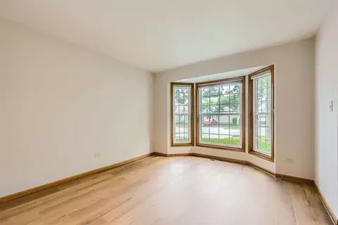 Living - 4548 Opal Dr, Hoffman Estates, IL 60192 photo 3 of 8