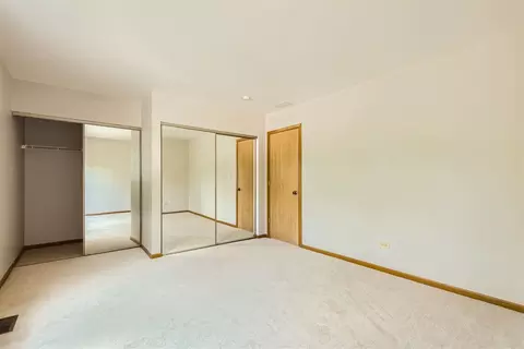 Bedroom - 4548 Opal Dr, Hoffman Estates, IL 60192 photo 5 of 12