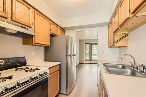 Kitchen - 4548 Opal Dr, Hoffman Estates, IL 60192 photo 3 of 4