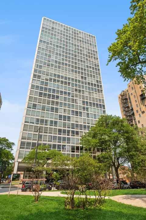 2400 N Lakeview Ave #1902, Chicago, IL 60614
