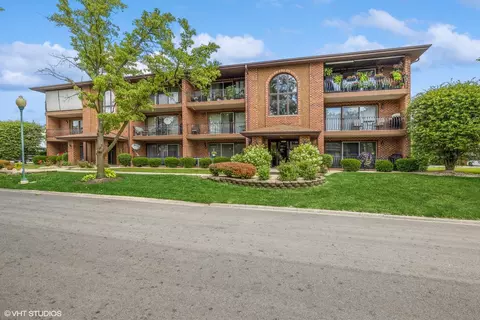 11011 Stony Creek Dr #3A, Palos Hills, IL 60465