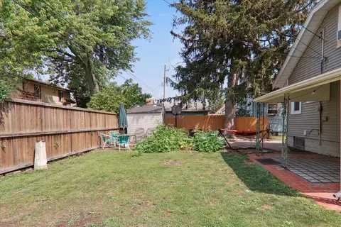 Exterior - 511 S Florence Ave, Bloomington, IL 61701 photo 5 of 6