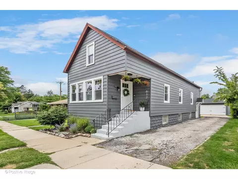 612 Prairie Ave, Downers Grove, IL 60515