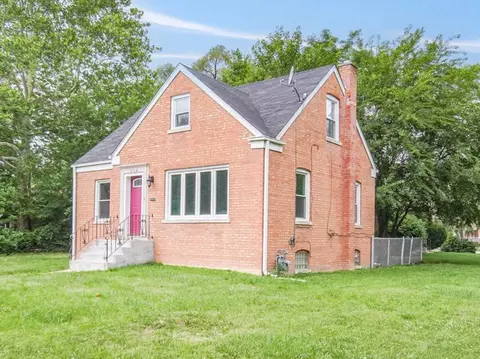Exterior - 256 E 141st Pl, Dolton, IL 60419 photo 2 of 4