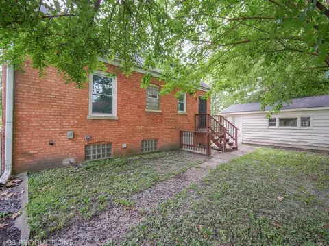 Exterior - 256 E 141st Pl, Dolton, IL 60419 photo 3 of 4