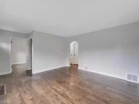 Living - 256 E 141st Pl, Dolton, IL 60419 photo 3 of 3