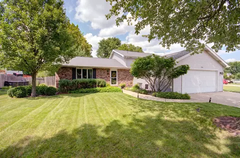 1116 Home Ct, Shorewood, IL 60404