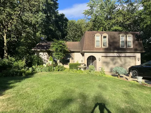 127 N Maple Ave, Bloomingdale, IL 60108