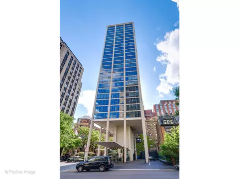 1300 N Astor St #10D, Chicago, IL 60610