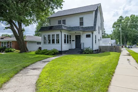 3238 Latham St, Rockford, IL 61103