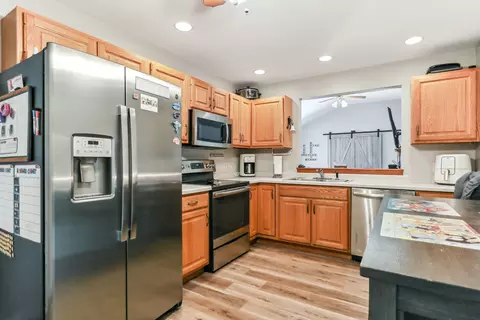Kitchen - 809 Erin Dr, Champaign, IL 61822 photo 1 of 3