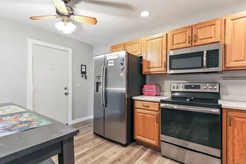 Kitchen - 809 Erin Dr, Champaign, IL 61822 photo 3 of 3