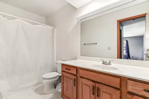 Bath - 809 Erin Dr, Champaign, IL 61822 photo 2 of 2