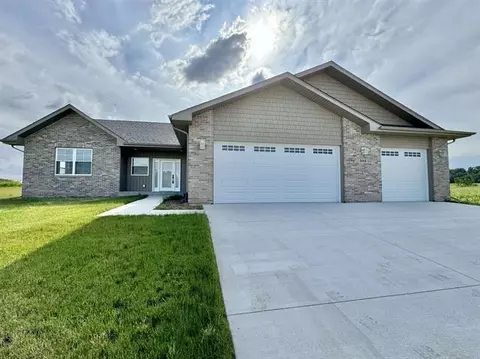 542 Cross Plains Rd, Rockford, IL 61107