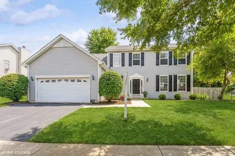 1121 Four Seasons Ln, Bolingbrook, IL 60440