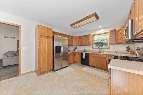 106 E Apache Ave, Shabbona, IL 60550 photo 4