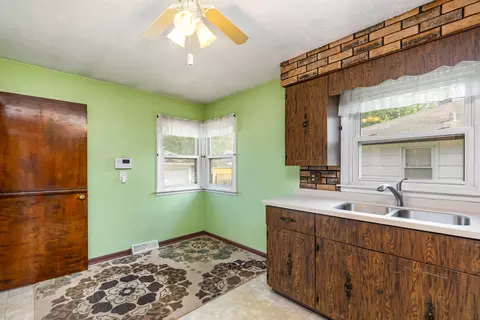 17637 Burnham Ave, Lansing, IL 60438 photo 11
