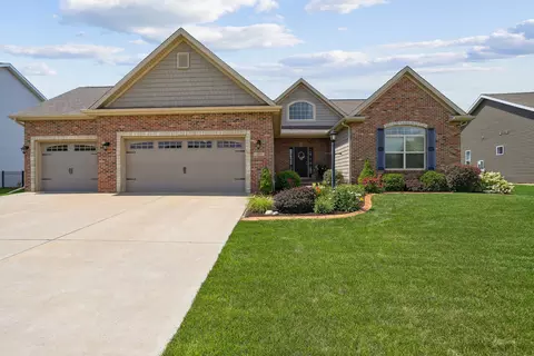 203 Potomac Ave, Savoy, IL 61874