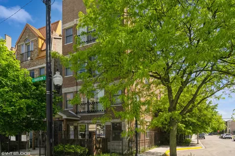 2457 W Harrison St #1, Chicago, IL 60612