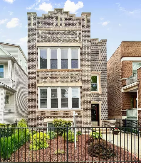 2562 W Argyle St, Chicago, IL 60625