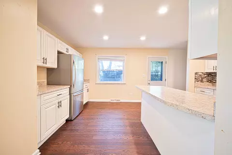 Kitchen - 1189 N Chicago Ave, Kankakee, IL 60901 photo 1 of 7