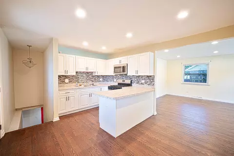Kitchen - 1189 N Chicago Ave, Kankakee, IL 60901 photo 3 of 7