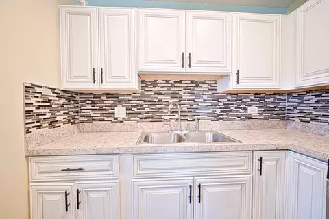 Kitchen - 1189 N Chicago Ave, Kankakee, IL 60901 photo 5 of 7