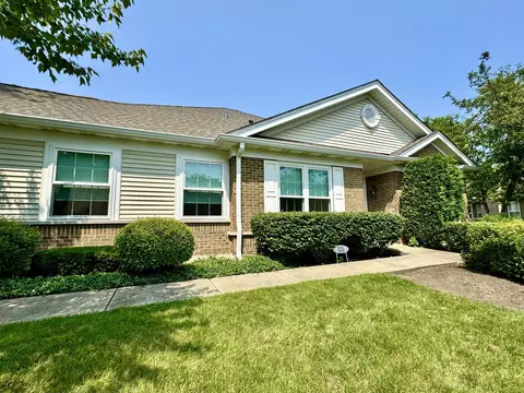115 Enfield Ln #A, Grayslake, IL 60030