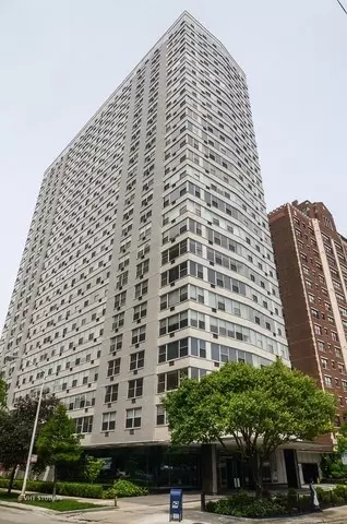 3900 N Lake Shore Dr #18K, Chicago, IL 60613