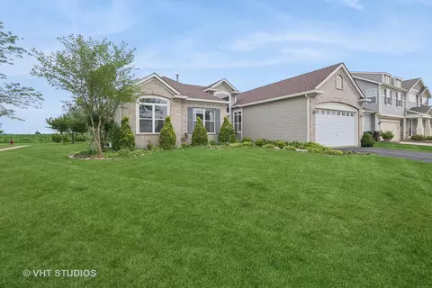 1840 Stonington Ave, Beecher, IL 60401